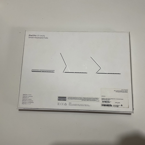 Smart Keyboard Folio for iPad Pro 11-inch - Picture 2 of 11